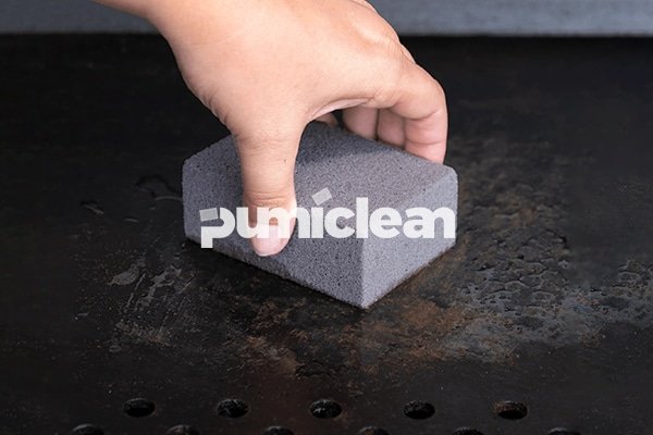 how to clean a griddle with a grill brick for industrial cleaning