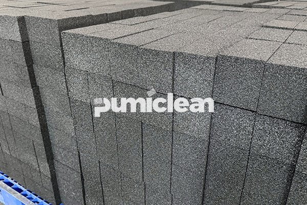 bulk packaging of grill cleaning bricks for foodservice supply