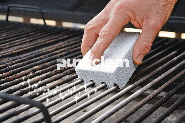 griddle brick cleaning grill application scene